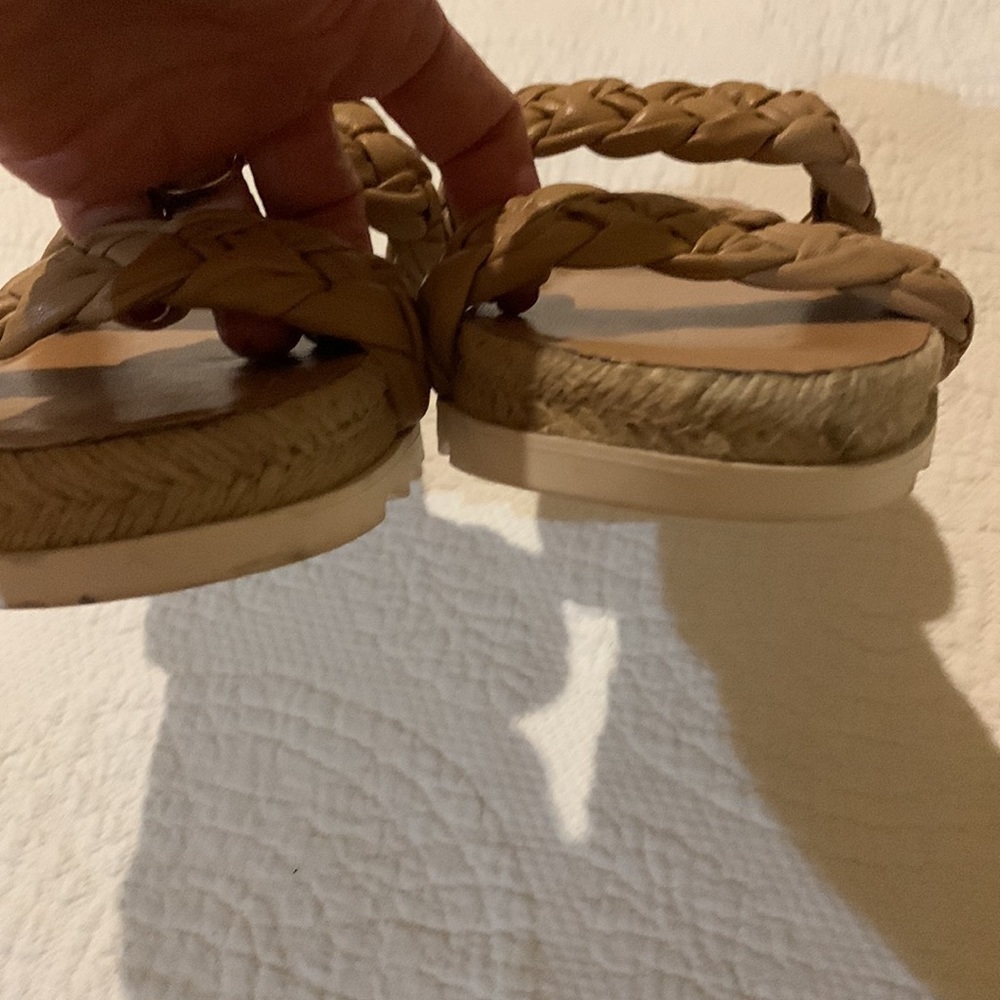 Marc Fisher Jaimee flat Espadrille. 5.5. - Picture 13 of 13